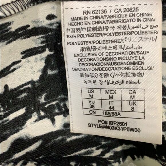 GUESS Black & White Abstract Print Belted Dress, M   - Picture 2 of 5